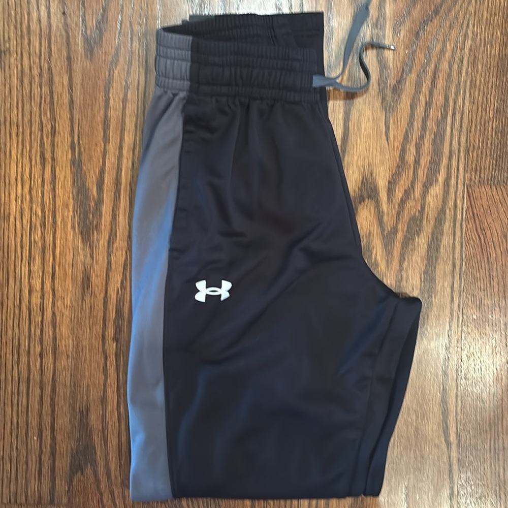 Under Armour men’s pants. Black with gray. - Picture 3 of 4